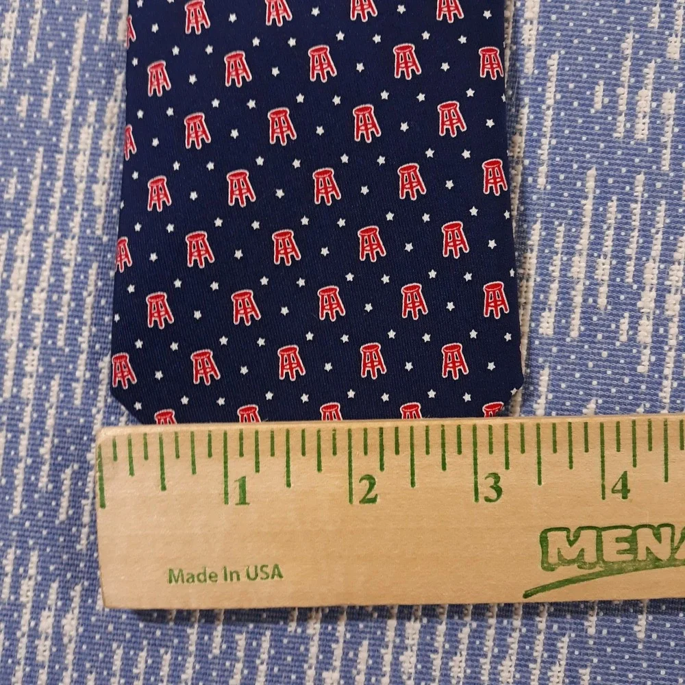 Vineyard Vines Barstool Sports Tie Necktie Silk Blue Made In USA 3-3/8